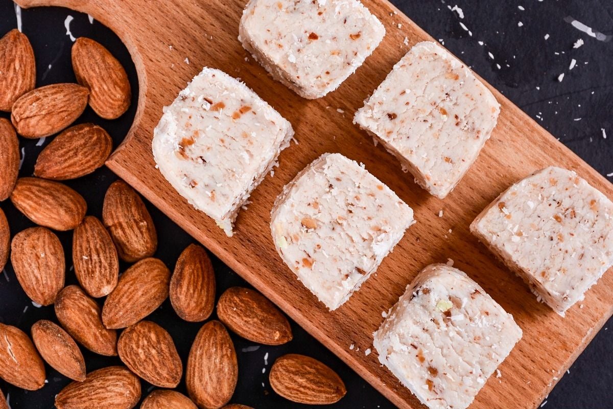 Bademli Kaymaklı Şeker Ezmesi 1kg